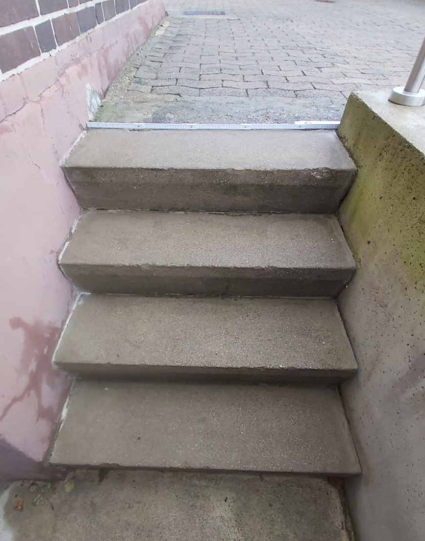 treppe-unten-vorher